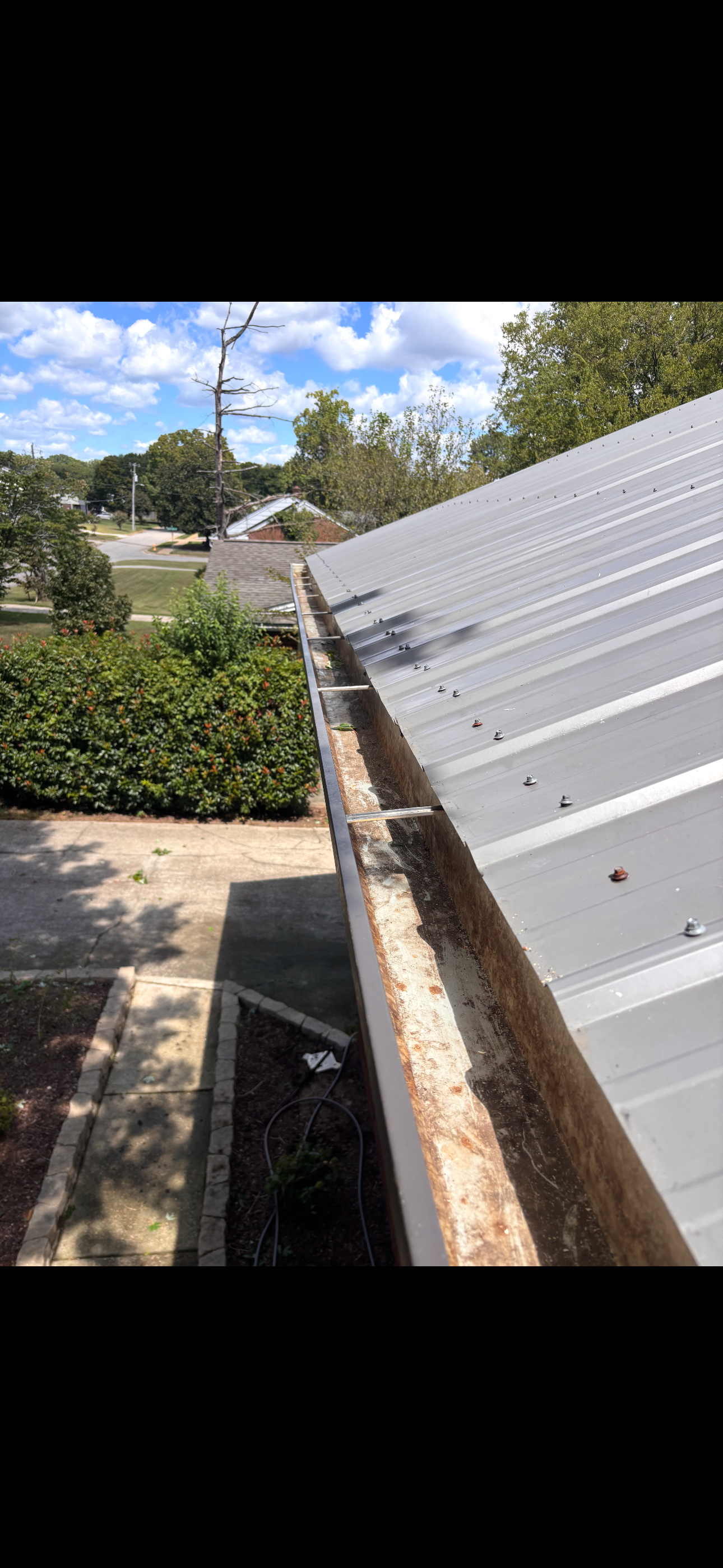 Gutter after cleaning